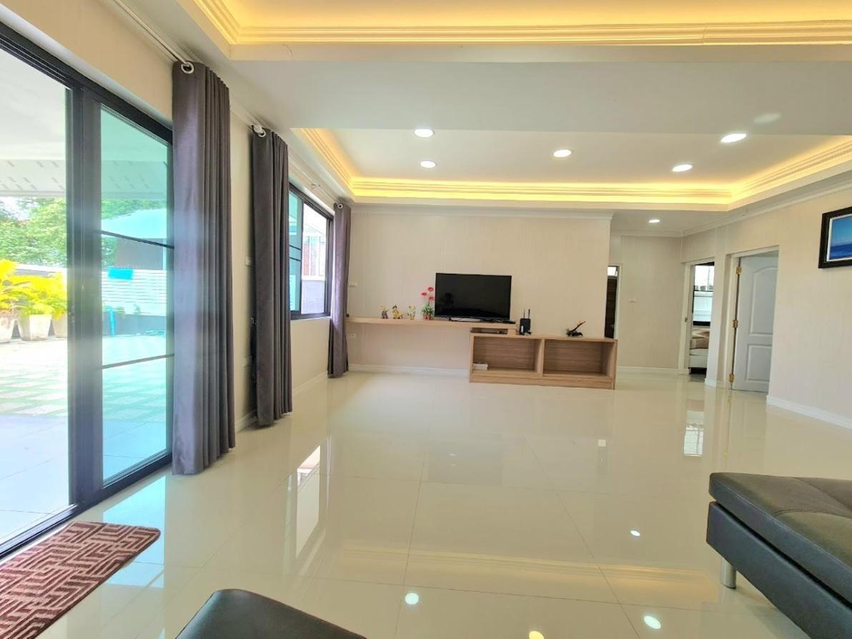 Baan Sasithorn Huahin Villa Bagian luar foto